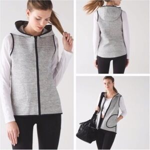Lululemon Insculpt vest size 4 heather grey hooded reversible